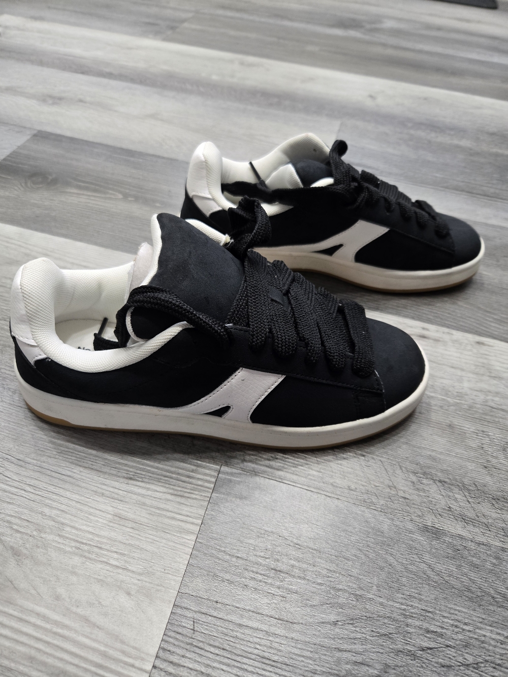 Boundaries women's chunky lace-up skate sneakers.